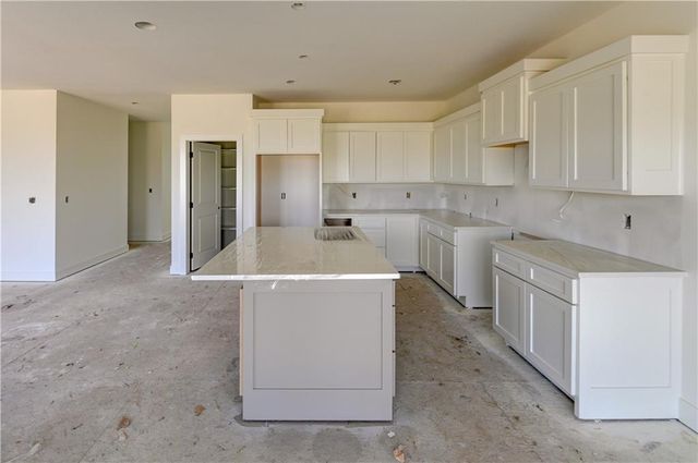 6410 NW 98th Street, Kansas City, MO 64153