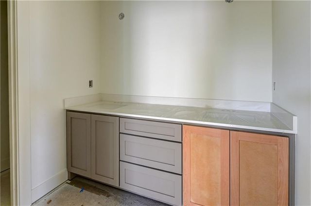 6410 NW 98th Street, Kansas City, MO 64153