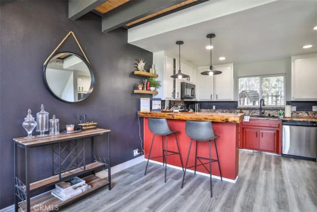 24833 Matterhorn Court, Crestline, CA 92325