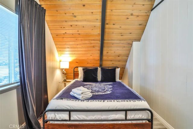 24833 Matterhorn Court, Crestline, CA 92325