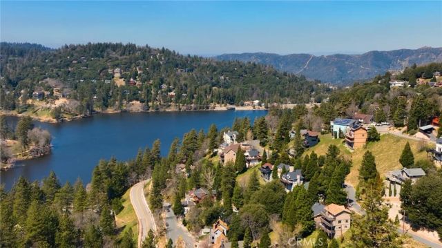 24833 Matterhorn Court, Crestline, CA 92325