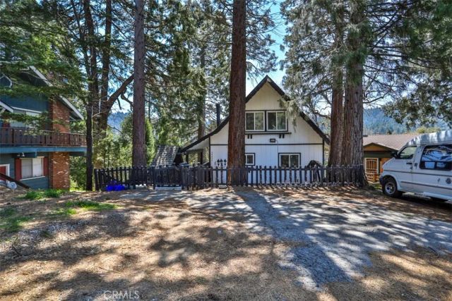 24833 Matterhorn Court, Crestline, CA 92325