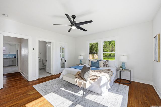 2035 W Summit, San Antonio, TX 78201