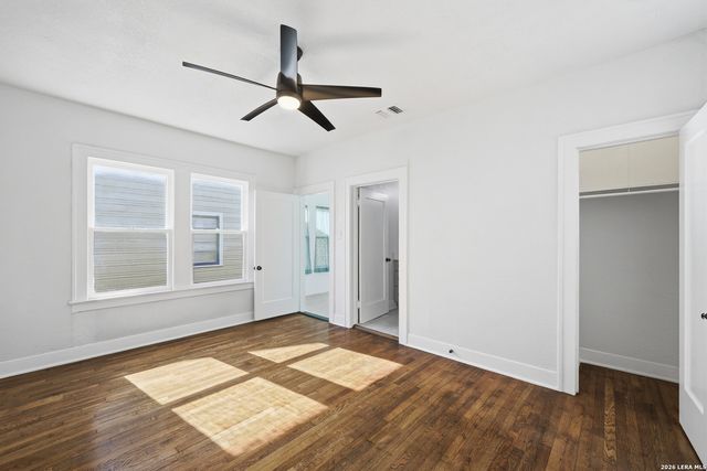 2035 W Summit, San Antonio, TX 78201