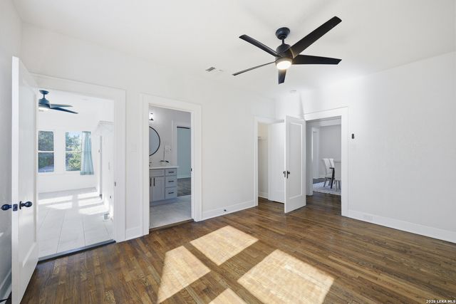 2035 W Summit, San Antonio, TX 78201