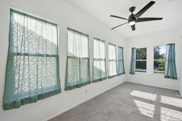 2035 W Summit, San Antonio, TX 78201