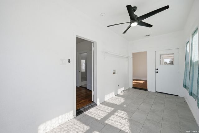 2035 W Summit, San Antonio, TX 78201