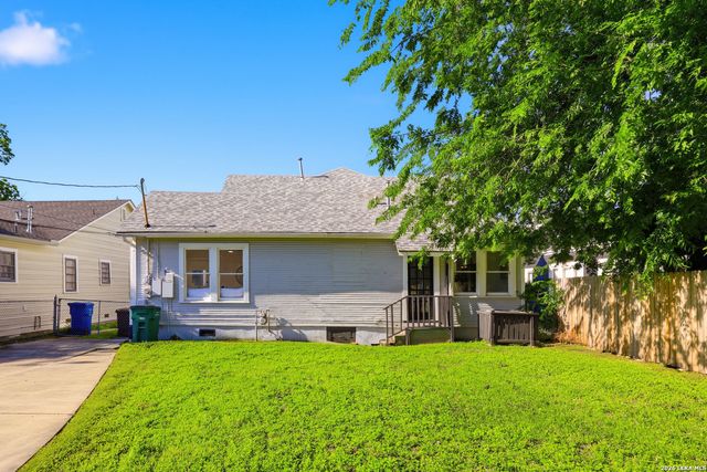2035 W Summit, San Antonio, TX 78201