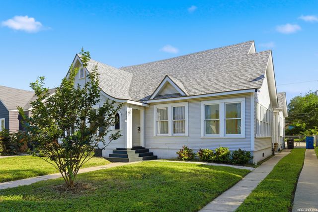 2035 W Summit, San Antonio, TX 78201