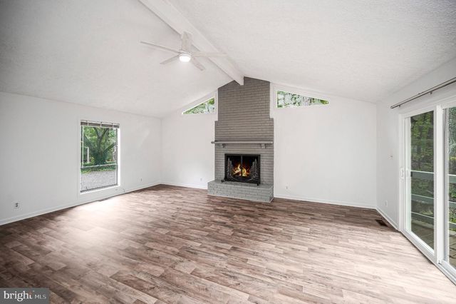 216 WAKEFIELD DR, Locust Grove, VA 22508