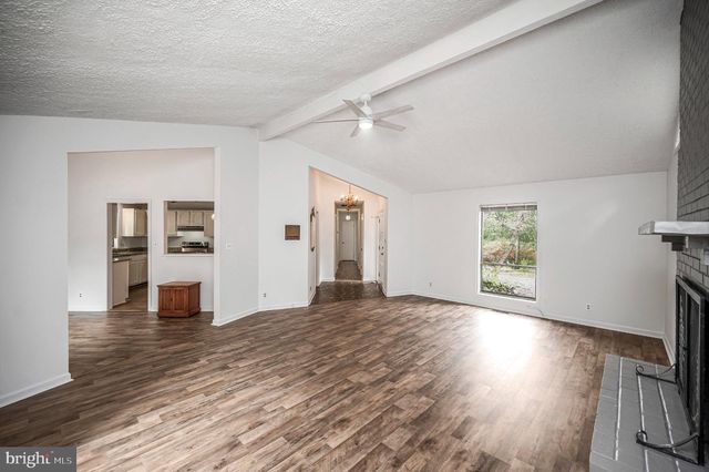 216 WAKEFIELD DR, Locust Grove, VA 22508