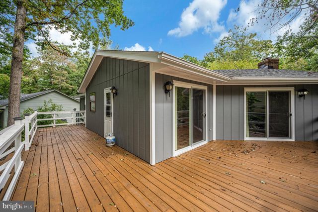 216 WAKEFIELD DR, Locust Grove, VA 22508