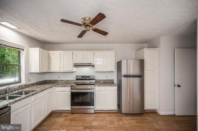 216 WAKEFIELD DR, Locust Grove, VA 22508