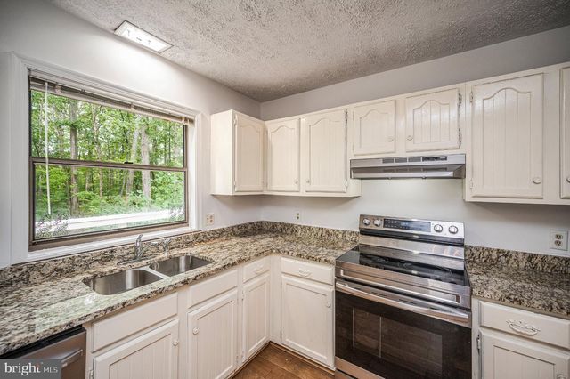 216 WAKEFIELD DR, Locust Grove, VA 22508