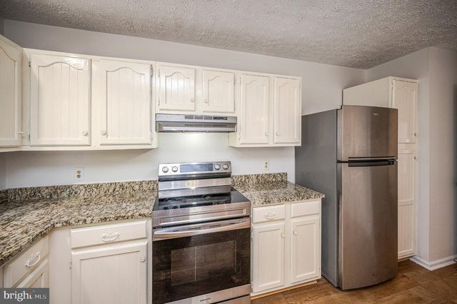 216 WAKEFIELD DR, Locust Grove, VA 22508