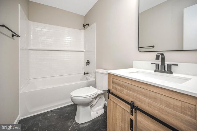 216 WAKEFIELD DR, Locust Grove, VA 22508