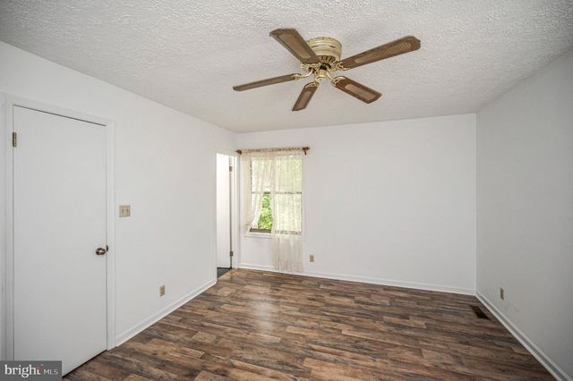 216 WAKEFIELD DR, Locust Grove, VA 22508