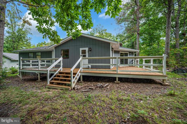 216 WAKEFIELD DR, Locust Grove, VA 22508
