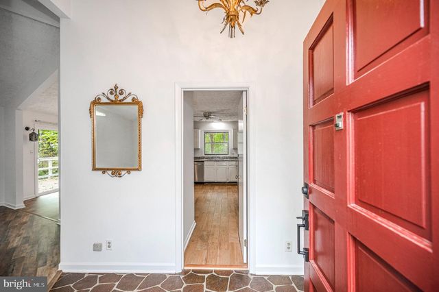 216 WAKEFIELD DR, Locust Grove, VA 22508