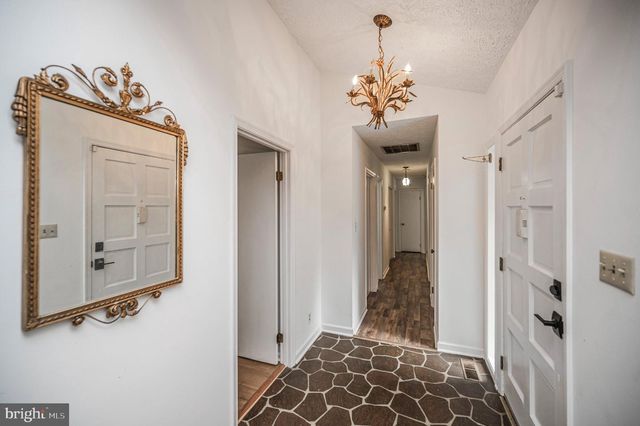 216 WAKEFIELD DR, Locust Grove, VA 22508
