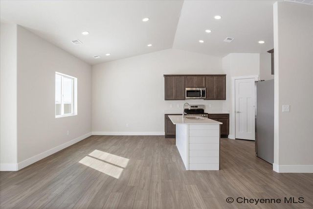 5810 ALEX RANCH RD, Cheyenne, WY 82007