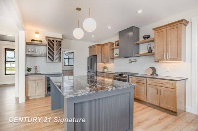 23 E Grove Court, Freeland, MI 48623