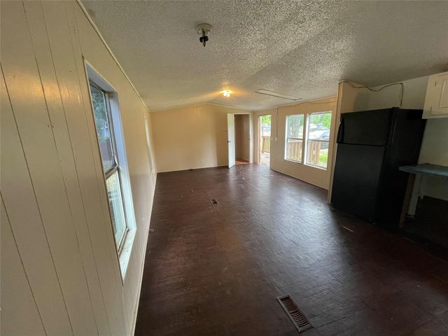 39 County Road 4020, Dayton, TX 77535