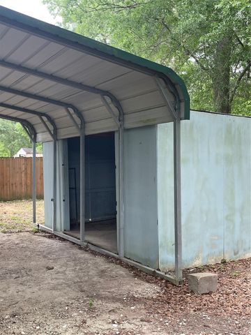 39 County Road 4020, Dayton, TX 77535