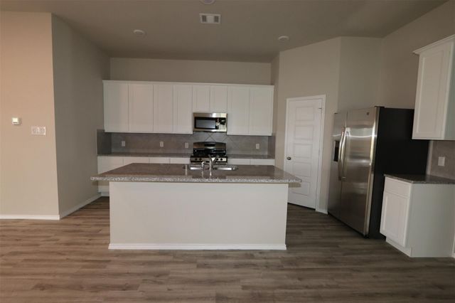 2015 Levant Lane, Baytown, TX 77523