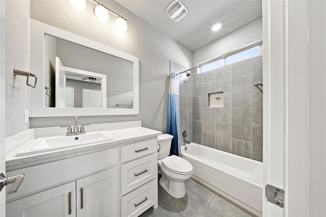 112 Dax DR, Liberty Hill, TX 78642