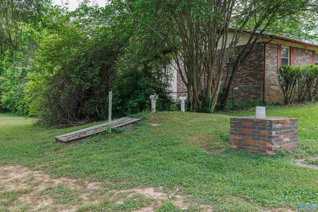 126 Helena Drive, Huntsville, AL 35811