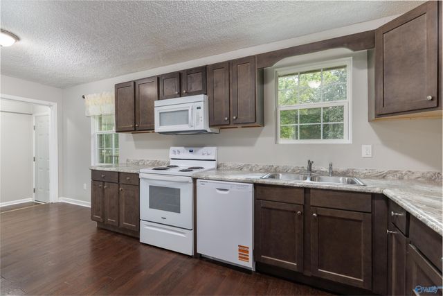 126 Helena Drive, Huntsville, AL 35811