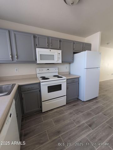 9978 W CENTURY Drive B, Arizona City, AZ 85123