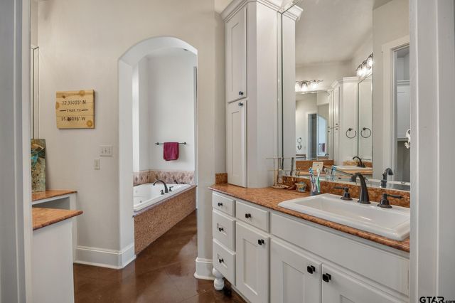 7107 Butterfly Creek, Tyler, TX 75703