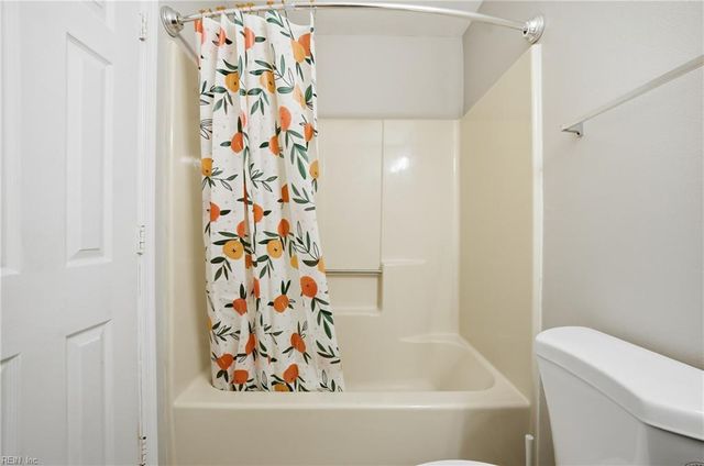 1957 Darnell DR, Virginia Beach, VA 23455