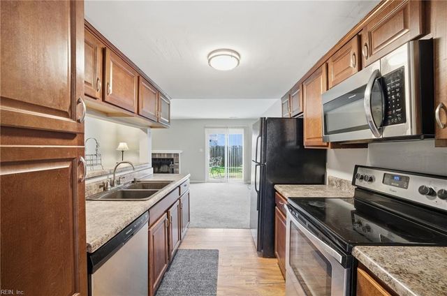 1957 Darnell DR, Virginia Beach, VA 23455