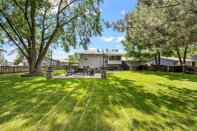 2434 Oakdale Court, Aurora, IL 60504
