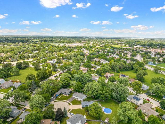 2434 Oakdale Court, Aurora, IL 60504