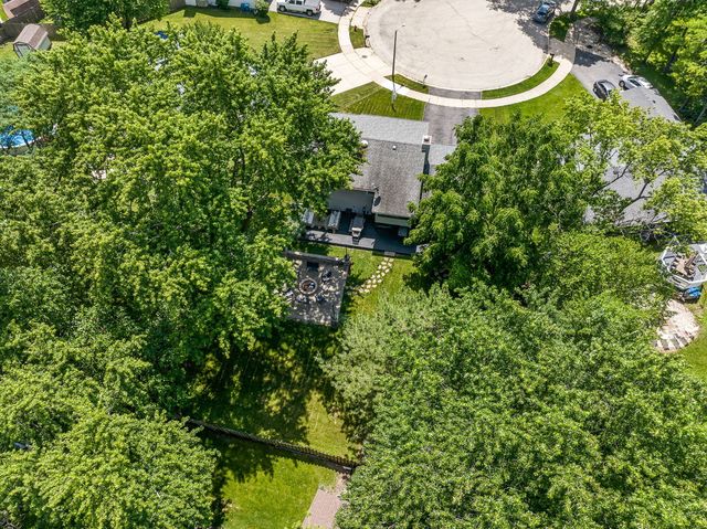 2434 Oakdale Court, Aurora, IL 60504