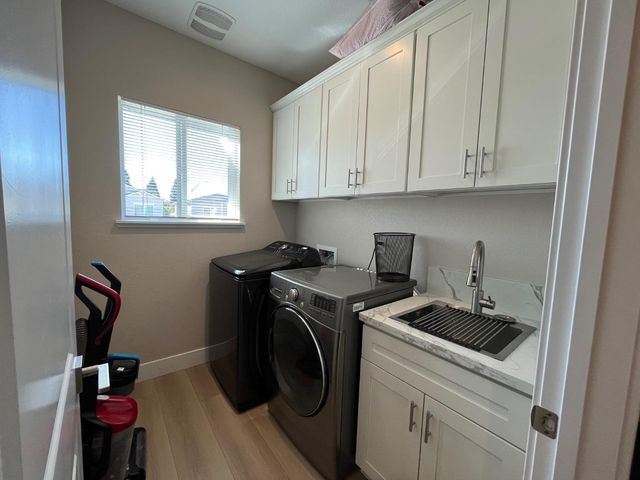 8279 Ghislaine Way, Antelope, CA 95843