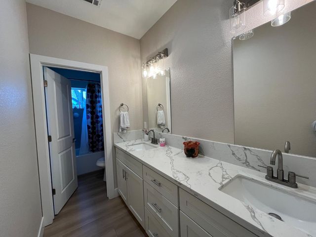 8279 Ghislaine Way, Antelope, CA 95843