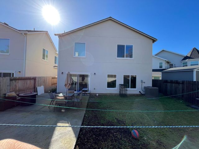 8279 Ghislaine Way, Antelope, CA 95843