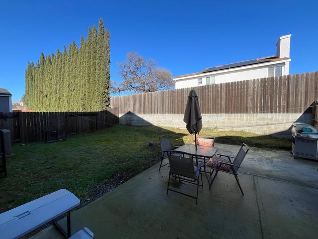 8279 Ghislaine Way, Antelope, CA 95843