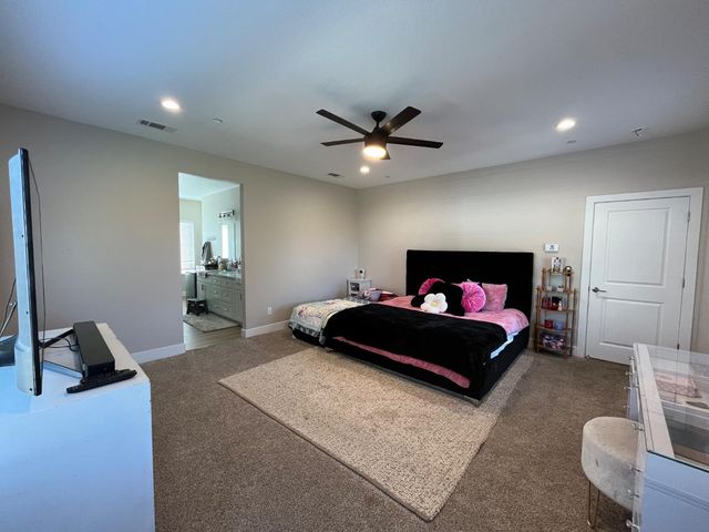 8279 Ghislaine Way, Antelope, CA 95843