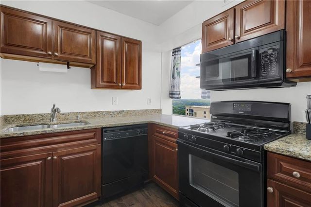 2479 Peachtree Road APT 1716, Atlanta, GA 30305