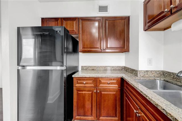 2479 Peachtree Road APT 1716, Atlanta, GA 30305