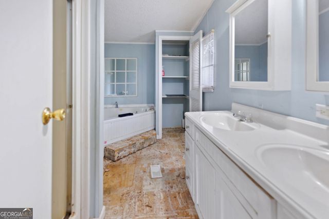 3269 Old Macon Road, Forsyth, GA 31029