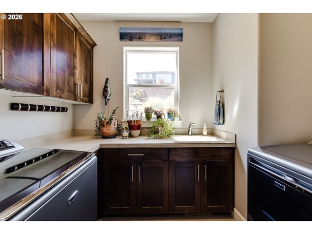 3595 MOUNTAIN QUAIL Ln, Eugene, OR 97405