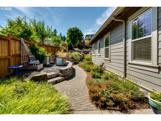 3595 MOUNTAIN QUAIL Ln, Eugene, OR 97405