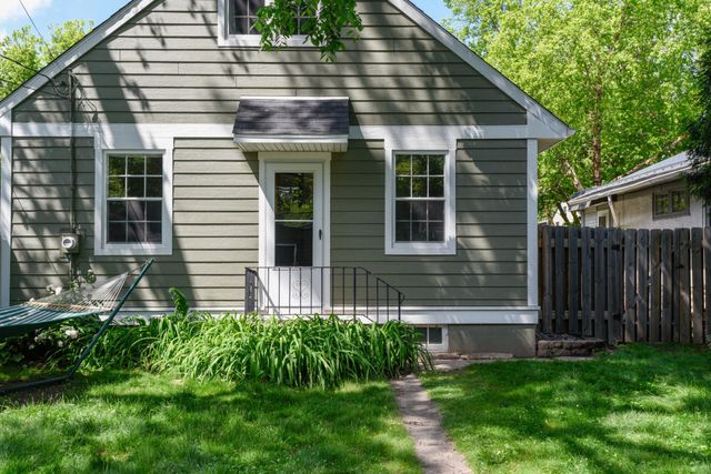 1716 Juliet Avenue, Saint Paul, MN 55105